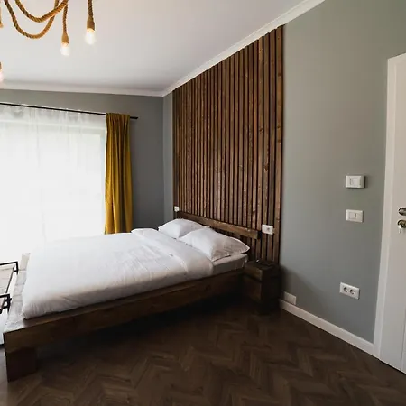 Noir Chalet Voronet